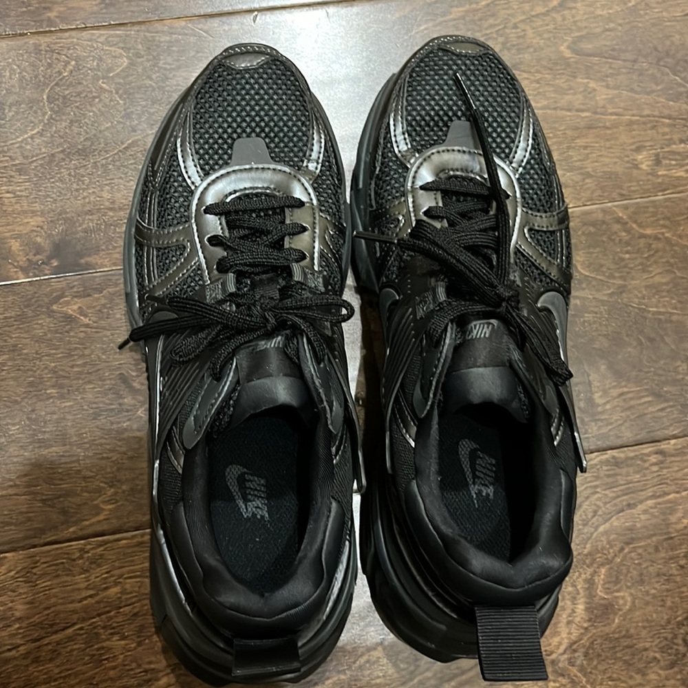Nike v2k run women 8.5